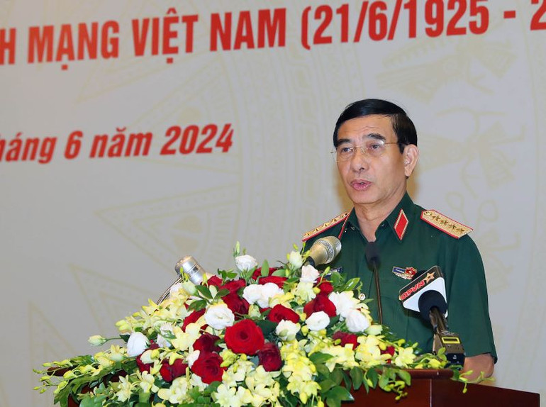 Đại tướng Phan Văn Giang phát biểu ý kiến tại buổi gặp mặt.