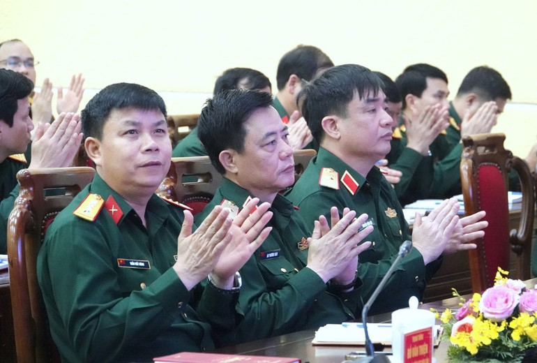 Các đại biểu tham dự tọa đàm.