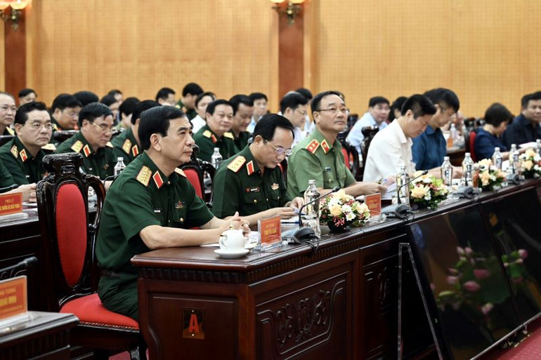 Các đại biểu tham dự hội nghị.