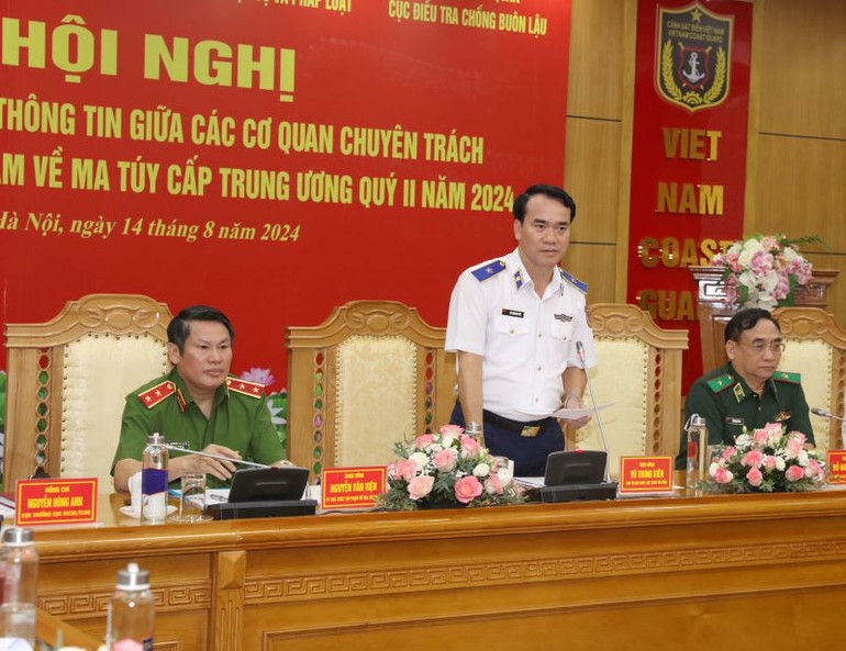 Thiếu tướng Vũ Trung Kiên, Phó Tư lệnh Pháp luật Cảnh sát biển Việt Nam phát biểu tại hội nghị. Thiếu tướng Vũ Trung Kiên, Phó Tư lệnh Pháp luật Cảnh sát biển Việt Nam phát biểu tại hội nghị.
