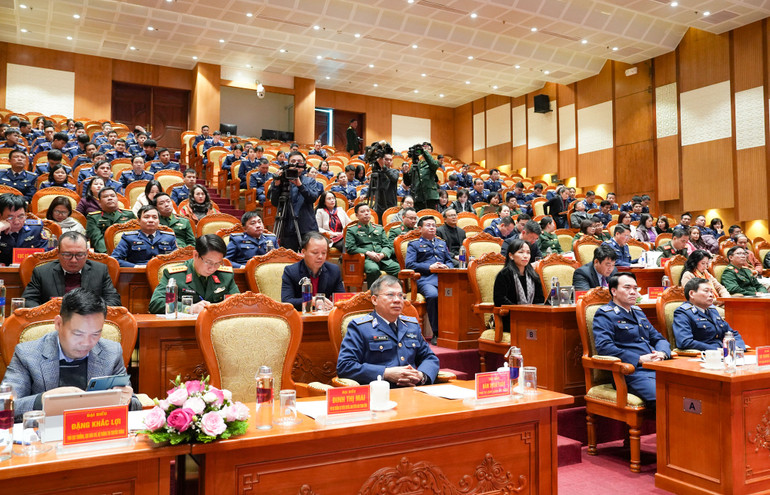 Các đại biểu tham dự buổi gặp mặt.