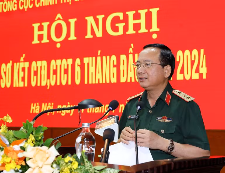 Thượng tướng Trịnh Văn Quyết phát biểu ý kiến tại hội nghị.