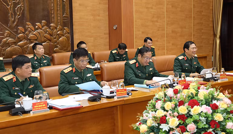 Các đại biểu dự buổi làm việc.