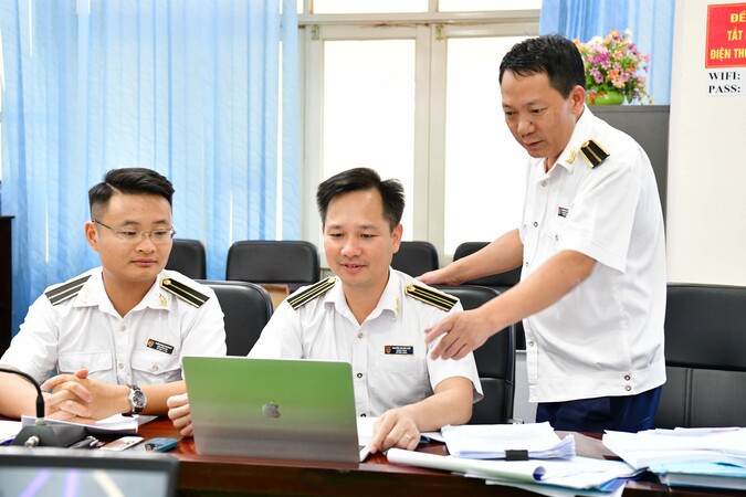 Các kiểm toán viên không ngừng đổi mới trong thực hiện nhiệm vụ kiểm toán. Các kiểm toán viên không ngừng đổi mới trong thực hiện nhiệm vụ kiểm toán.