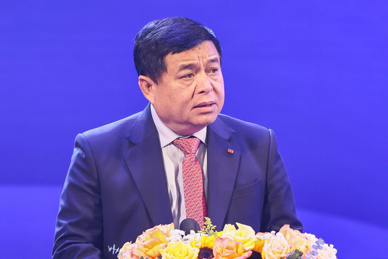 Phó Thủ tướng Chính phủ Nguyễn Chí Dũng phát biểu ý kiến tại buổi lễ.