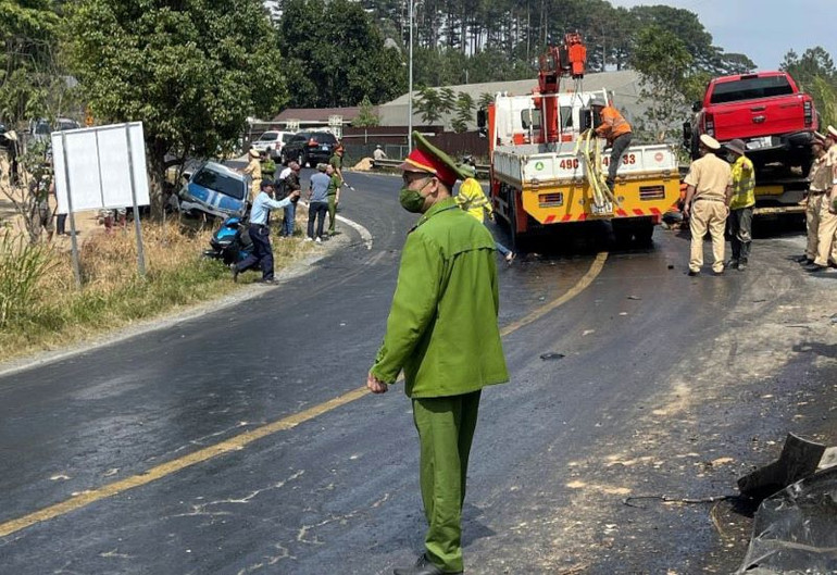 Vị trí xảy ra tai nạn là đoạn đường cong.
