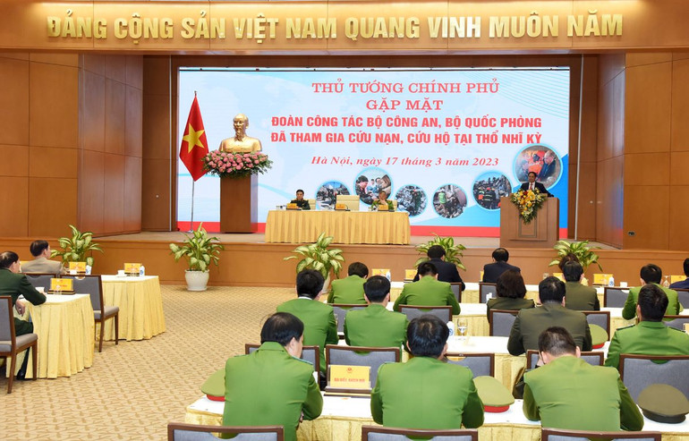 Quang cảnh buổi gặp mặt. Quang cảnh buổi gặp mặt.