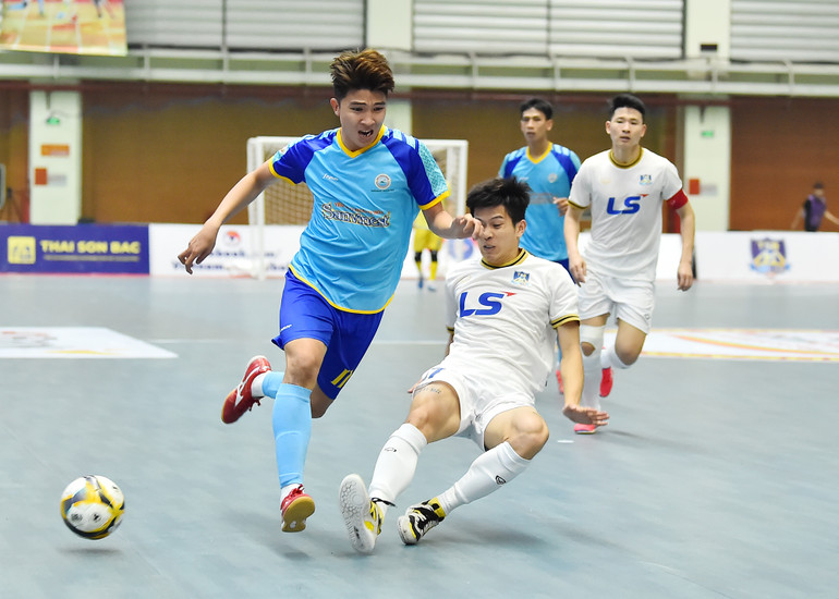 Trước sự vùng lên của câu lạc bộ đến từ Khánh Hoà, các cầu thủ Thái Sơn Bắc thể hiện một lối chơi rắn, không ngại va chạm với mục tiêu giành trọn 3 điểm trong trận đấu ngày hôm nay.