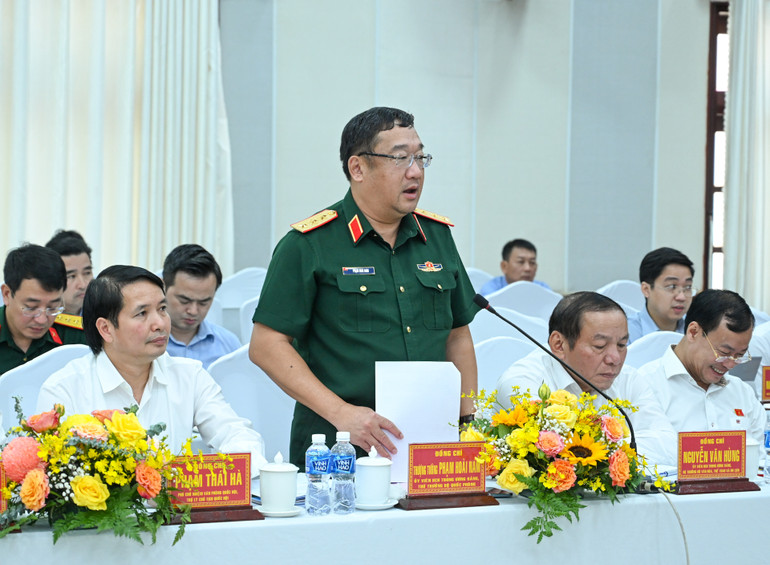 Thứ trưởng Quốc phòng Phạm Hoài Nam phát biểu tại buổi làm việc. Thứ trưởng Quốc phòng Phạm Hoài Nam phát biểu tại buổi làm việc.