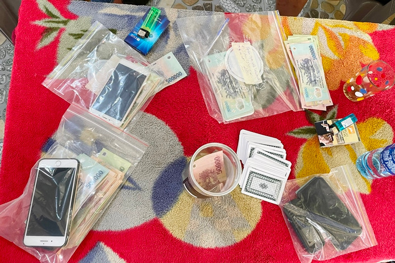 Tang vật tại sòng bạc.