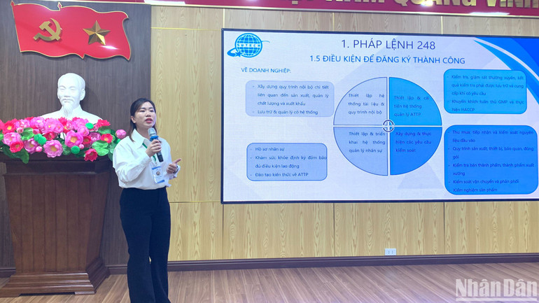 Bà Phan Thị Mến, Giám đốc Công ty Tư vấn khoa học và Công nghệ Sutech đã giới thiệu tổng quan về Lệnh 248.