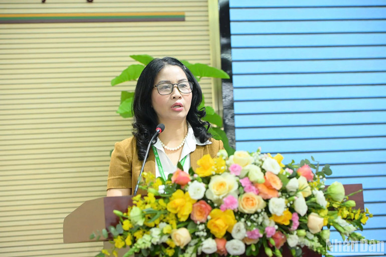 GS, TS Nguyễn Thị Lan, Giám đốc Học viện Nông nghiệp Việt Nam (VNUA) chia sẻ tại Diễn đàn. GS, TS Nguyễn Thị Lan, Giám đốc Học viện Nông nghiệp Việt Nam (VNUA) chia sẻ tại Diễn đàn.