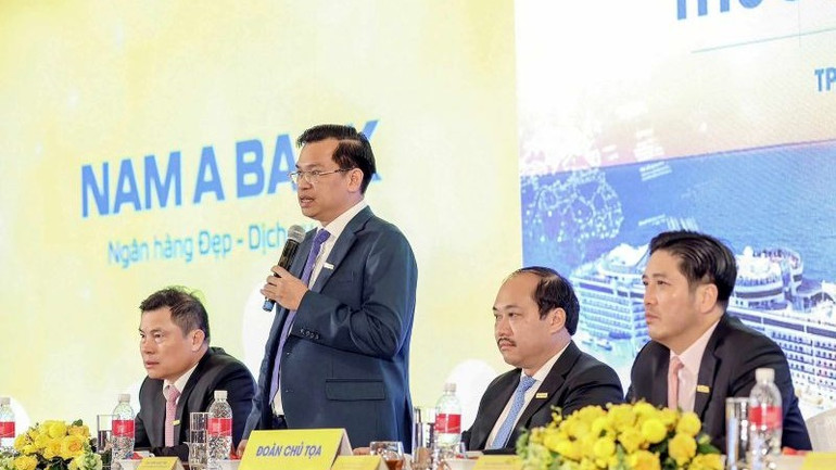 Ông Trần Ngọc Tâm, Phó Chủ tịch Thường trực Hội đồng quản trị Nam A Bank phát biểu tại Đại hội.