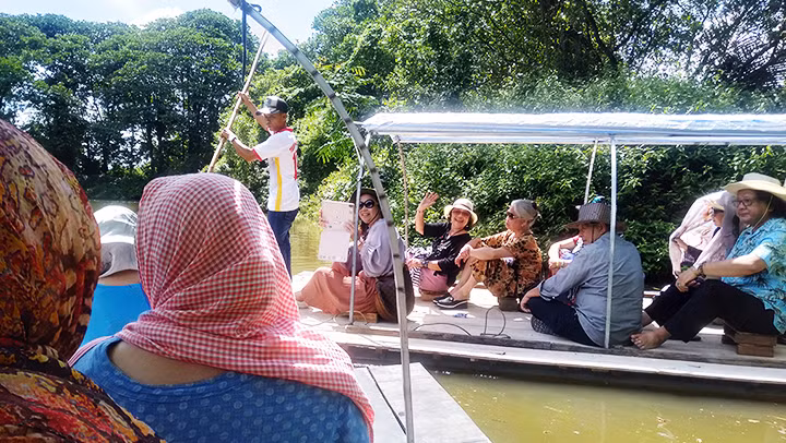 Giây phút thảnh thơi trong vườn chim.