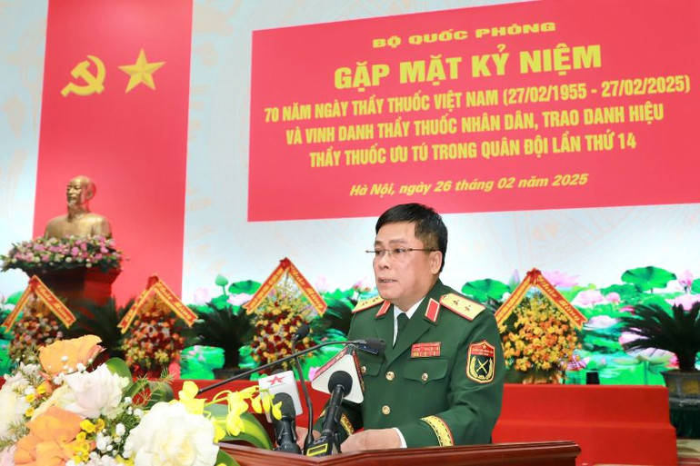 Trung tướng Trần Minh Đức, Chủ nhiệm Tổng cục Hậu cần-Kỹ thuật đọc diễn văn kỷ niệm.