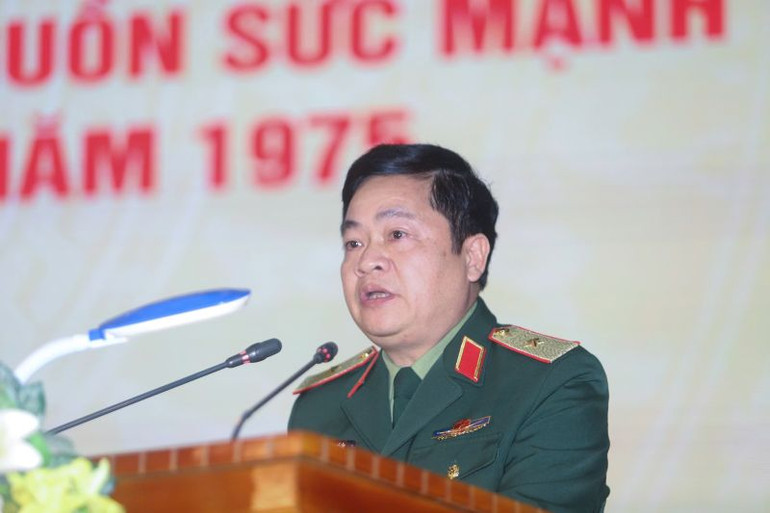 Thiếu tướng, PGS,TS Đặng Sỹ Lộc, Giám đốc Học viện Chính trị (Bộ Quốc phòng) phát biểu kết luận hội thảo.