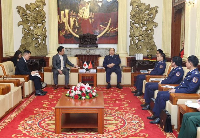 Quang cảnh buổi tiếp xã giao. Quang cảnh buổi tiếp xã giao.