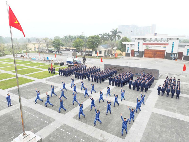 Đồng diễn thể dục tại Lễ ra quân huấn luyện.