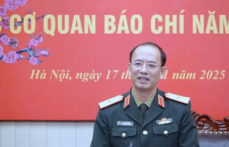 Thiếu tướng Đinh Quốc Hùng, Bí thư Đảng ủy, Chính ủy Tổng cục Công nghiệp quốc phòng chủ trì buổi Gặp mặt.