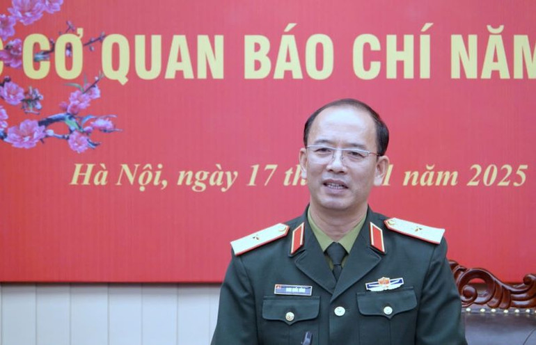 Thiếu tướng Đinh Quốc Hùng, Bí thư Đảng ủy, Chính ủy Tổng cục Công nghiệp quốc phòng chủ trì buổi Gặp mặt.