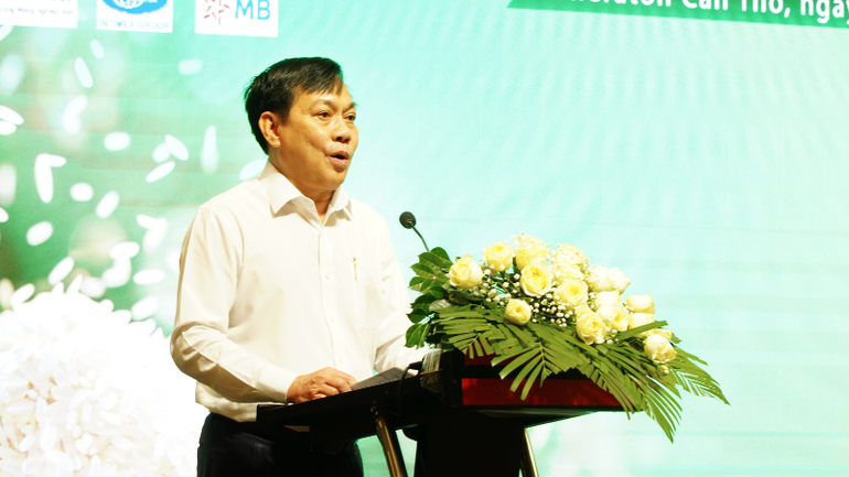 Ông Nguyễn Ngọc Hè, Phó Chủ tịch UBND thành phố Cần Thơ phát biểu tại hội thảo.
