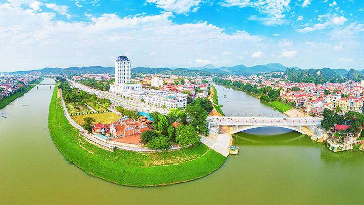 Sông Kỳ Cùng chảy qua thành phố Lạng Sơn. Ảnh: THUẬN BÙI Sông Kỳ Cùng chảy qua thành phố Lạng Sơn. Ảnh: THUẬN BÙI