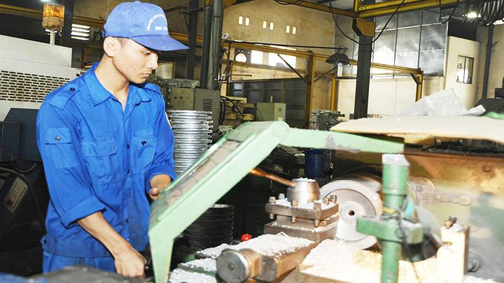 Người lao động đang chờ những chính sách hỗ trợ thiết thực. Ảnh: BẮC SƠN Người lao động đang chờ những chính sách hỗ trợ thiết thực. Ảnh: BẮC SƠN