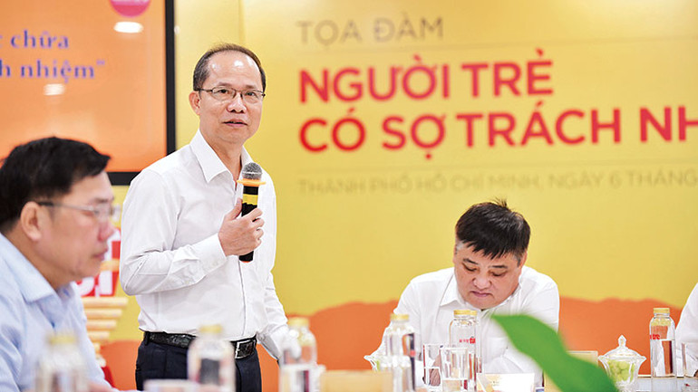 Nhà báo Lê Xuân Trung, Phó Tổng Biên tập Báo Tuổi Trẻ.