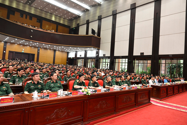 Các đại biểu dự hội nghị.