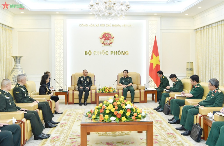 Quang cảnh buổi tiếp Đại tướng Chalermphon Srisawasdi. (Ảnh: Báo Quân đội nhân dân)