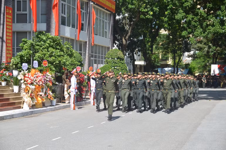 Học viên Quân đội Campuchia theo học tại Học viện Quân y diễu duyệt đội ngũ tại Lễ khai giảng năm học 2023-2024.