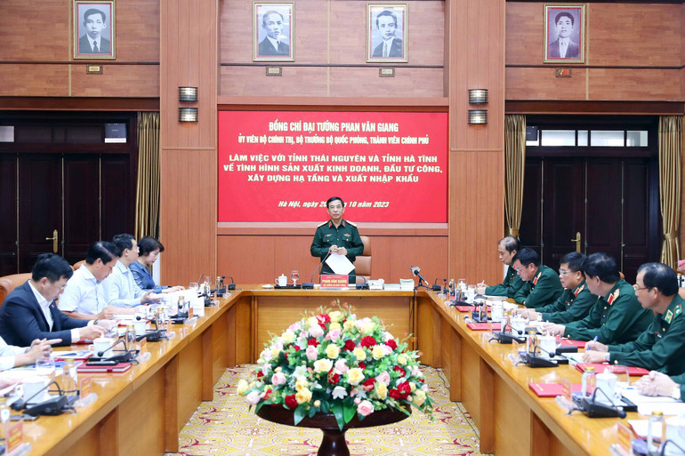 Quang cảnh cuộc họp. Quang cảnh cuộc họp.