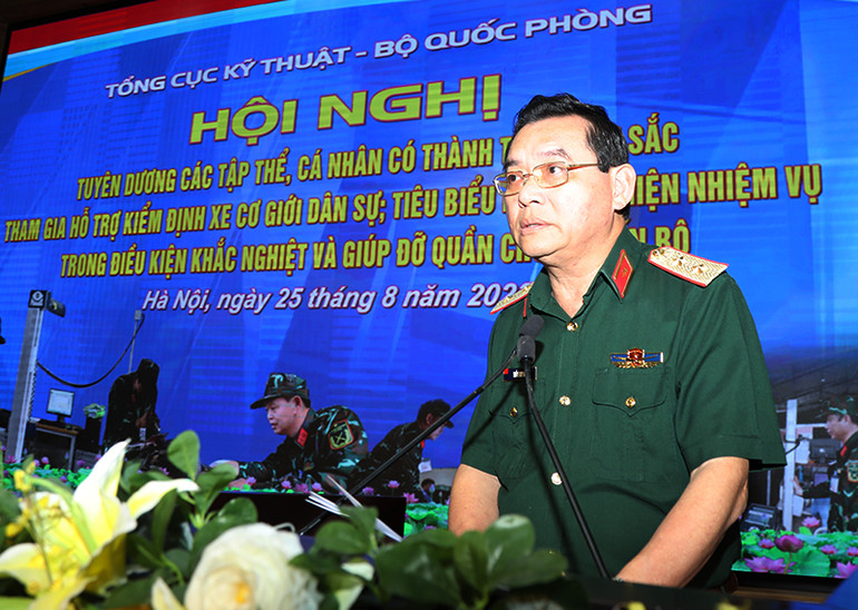Trung tướng Trần Duy Hưng phát biểu tại hội nghị.