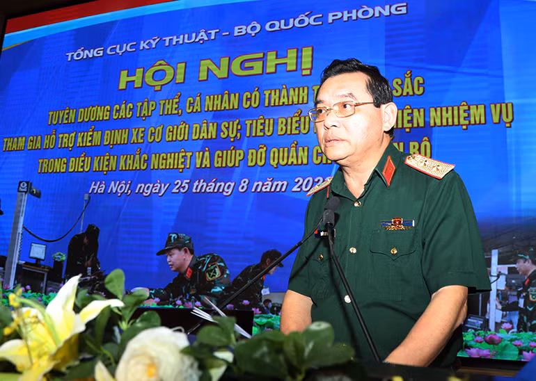 Trung tướng Trần Duy Hưng phát biểu tại hội nghị.