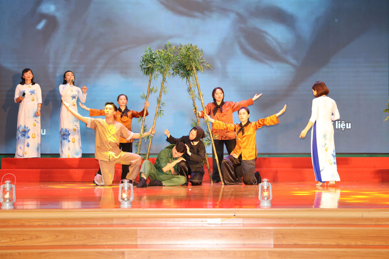 Phần thi năng khiếu của các đội tại hội thi.