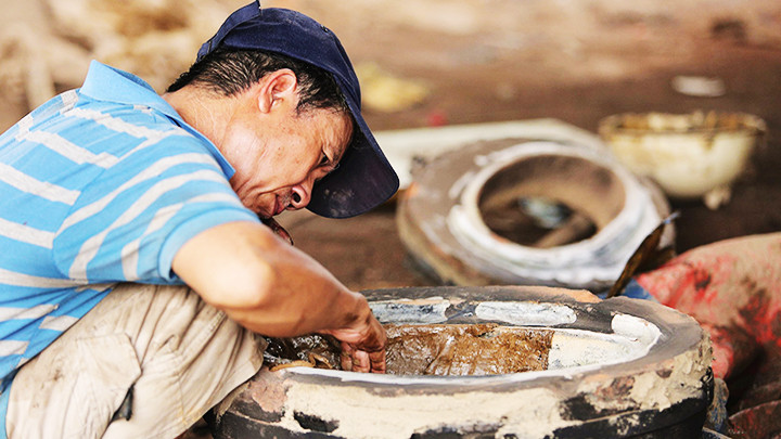 Tạo khuôn hai lớp.