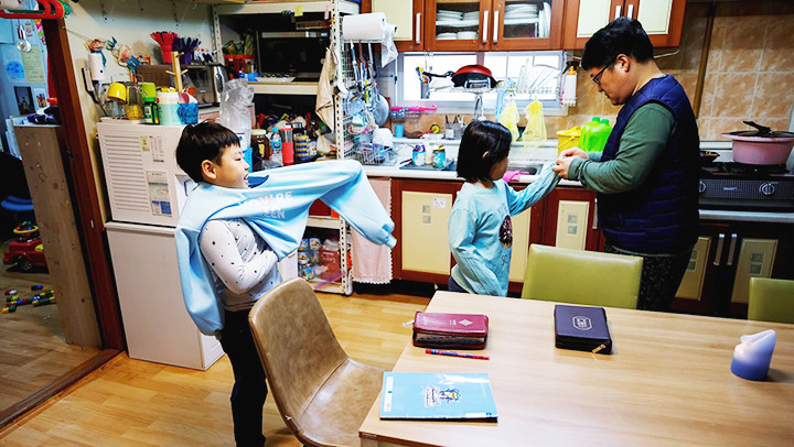 Nhiều chính sách khuyến khích sinh con ở Hàn Quốc đã cho thấy tác dụng. Ảnh: REUTERS