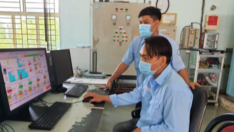 Trong các ngày nghỉ lễ, các ca trực tại Công ty cổ phần Cấp nước Bạc Liêu phân công trực, bảo đảm phục vụ tốt nhu cầu nước sạch của khách hàng.