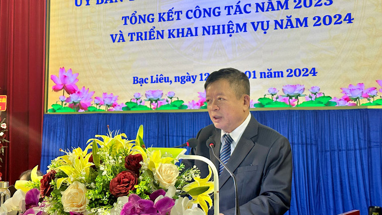 Phó Giáo sư, Tiến sĩ Đỗ Hồng Quân, Chủ tịch Liên hiệp các Hội Văn học-Nghệ thuật Việt Nam phát biểu tại hội nghị. (Ảnh: TD) Phó Giáo sư, Tiến sĩ Đỗ Hồng Quân, Chủ tịch Liên hiệp các Hội Văn học-Nghệ thuật Việt Nam phát biểu tại hội nghị. (Ảnh: TD)