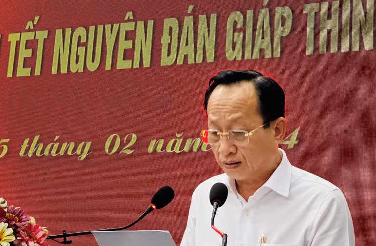 Chủ tịch Ủy ban nhân dân tỉnh Bạc Liêu Phạm Văn Thiều nêu các nhiệm vụ trọng tâm đầu Xuân 2024. (Ảnh: TRỌNG DUY)