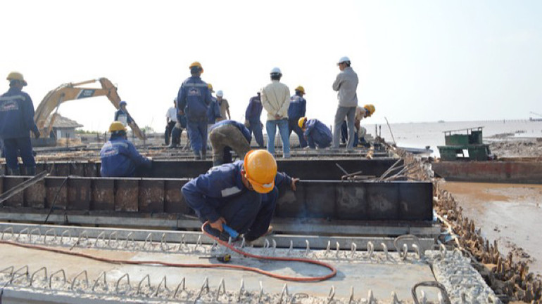 Nhiều công trình trọng điểm ở Bạc Liêu đang đẩy nhanh tiến độ thi công.