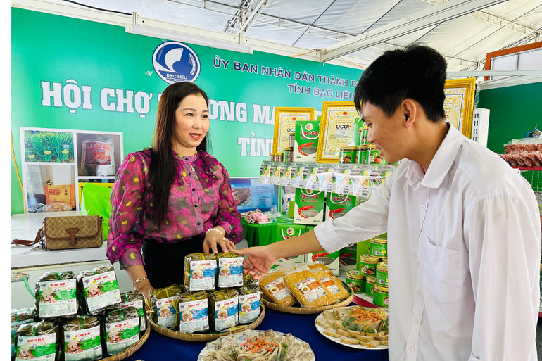 Năm 2024, tình hình kinh tế của tỉnh Bạc Liêu có bước phát triển khá, nhiều sản phẩm OCOP của tỉnh được công nhận 4 sao. Ảnh: TRỌNG DUY