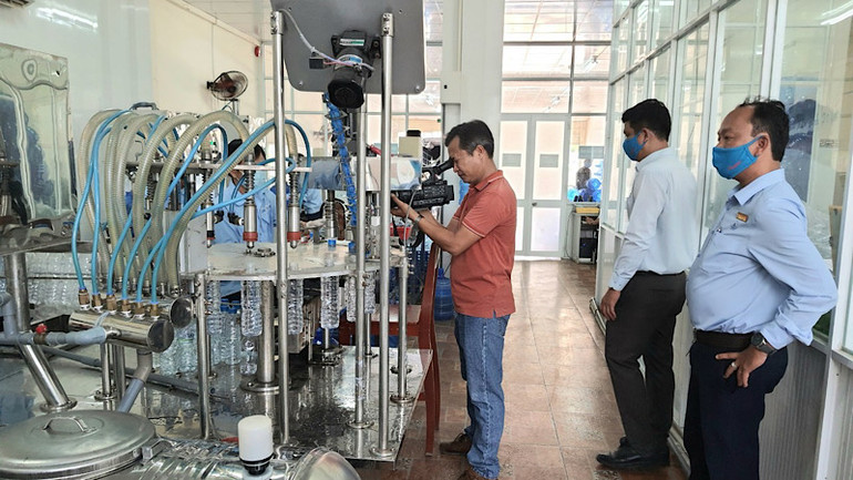 Các bộ phận tại Công ty vẫn hoạt động bình thường, không có chuyện ngưng cấp nước nhiều ngày.