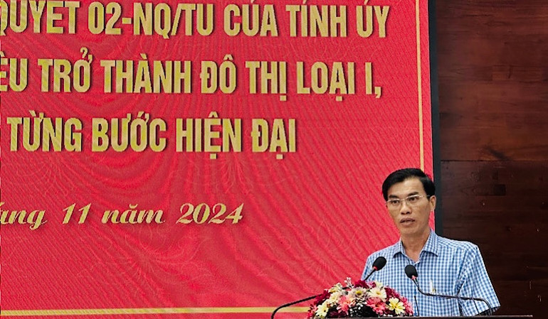Giám đốc Sở Thông tin và Truyền thông Bạc Liêu Bùi Thanh Toàn đóng góp ý kiến tại Hội nghị.