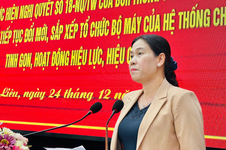 Đồng chí Tô Việt Thu, Bí thư Thành ủy Bạc Liêu nêu ý kiến về việc thực hiện sắp xếp bộ máy tại địa phương. (Ảnh: TRỌNG DUY)