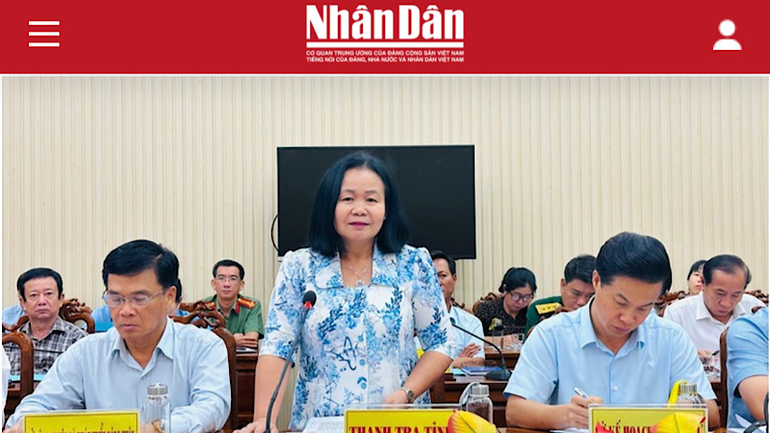 Đồng chí Bùi Thanh Nguyên, Chánh Thanh tra tỉnh Bạc Liêu trả lời câu hỏi của phóng viên Báo Nhân Dân về việc chuyển hồ sơ vụ việc sai phạm tại Sở Tài nguyên và Môi trường sang cơ quan Cảnh sát điều tra Công an tỉnh. (Ảnh: TRỌNG DUY)
