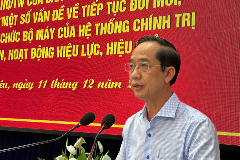 Đồng chí Hồ Thanh Thủy, Trưởng Ban Tổ chức Tỉnh ủy, Phó Trưởng Ban Thường trực Ban Chỉ đạo tổng kết thực hiện Nghị quyết số 18 Ban Chấp hành Trung ương Đảng của tỉnh Bạc Liêu. (Ảnh: TRỌNG DUY)