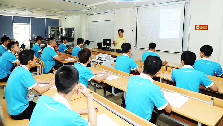 Đào tạo nguồn nhân lực chất lượng cao để đón đầu các dự án đầu tư. Ảnh: NGUYỄN HẢI