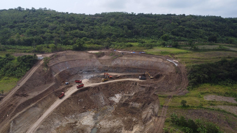 Nhu cầu đất đắp 4 triệu m3/năm nhưng công suất khai thác 4 mỏ đất chỉ mới 650.659m3, đạt 16,26%; Nhu cầu đất đắp 4 triệu m3/năm nhưng công suất khai thác 4 mỏ đất chỉ mới 650.659m3, đạt 16,26%;