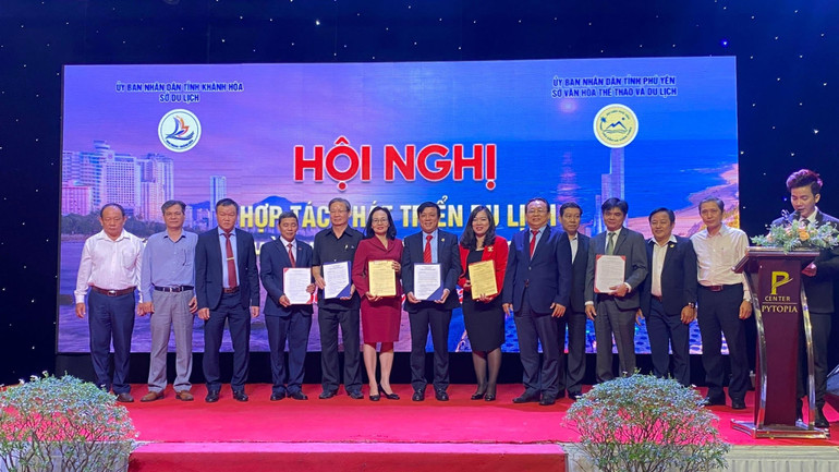 Hai tỉnh Phú Yên-Khánh Hòa hợp tác phát triển du lịch.